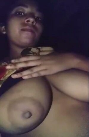 Desi Village sexy girl showing milk tank HD desigirlsex