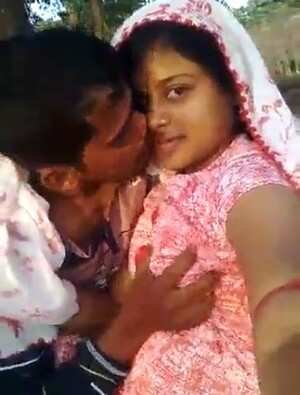 Sexy village Bhabi kissing boob press xxxdesivideo