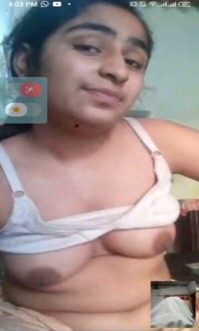 Paki sexy girl nude showing and fingering on video call