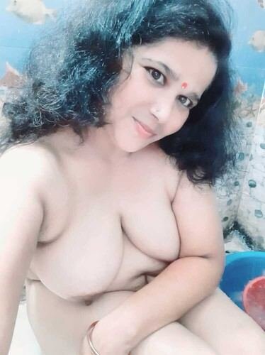 Very hot big boobs indian sexy bhabi nude bathing mms