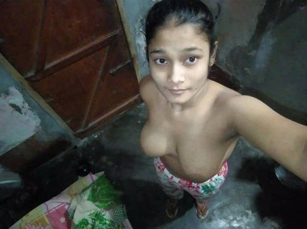 Very cute desi village babe hot nudes full nude pics collection (3)