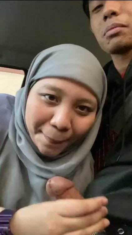 Muslim hijabi tanker girl xxx tube suck bf cock in car