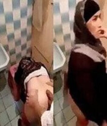 Paki-mature-bhabi-pak-porn-video-fucking-in-public-bathroom.jpg