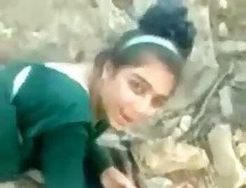 Cute-paki-college-girl-xxx-pakistan-com-doggy-fucking-bf-outdoor.jpg
