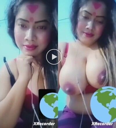 Beautiful-horny-sexy-bhabhi-in-black-saree-shows-big-boobs-viral-mms.jpg