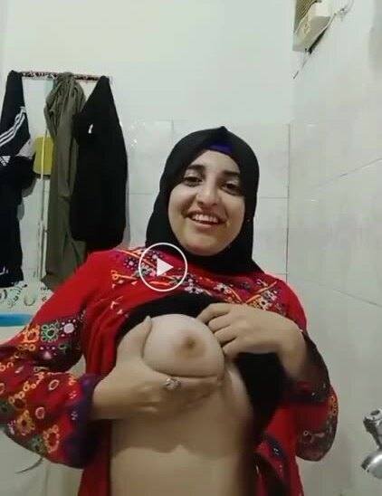 Super-beautiful-pak-hijabi-babe-paki-porn-website-big-boobs.jpg