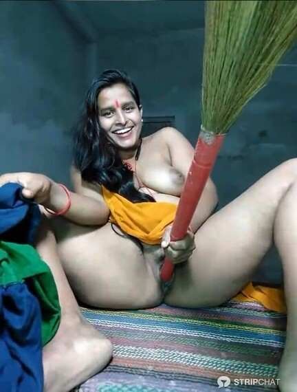 Beautiful-hot-horny-cute-bhabi-fuck-with-broom-live.jpg