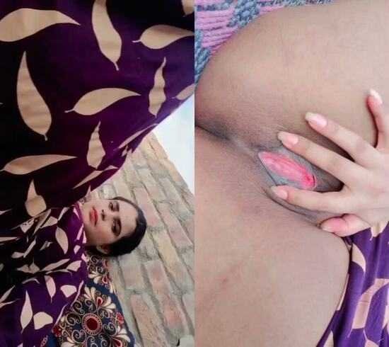 Super-cute-pak-babe-pakistani-punjabi-sexy-showing-pink-pussy.jpg
