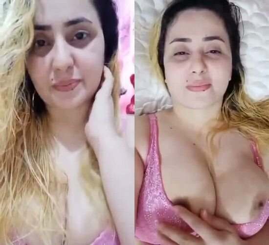 Pak-super-beautiful-bhabi-video-call-sex-pakistan-fingering-pussy-mms.jpg
