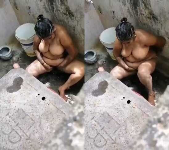 village-bbw-sexy-xxx-bhabhi-Bathing-Secretly-Recorded-mms.jpg